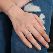 Anillo Eternity Zigzag en Plata 925 – Brilla en cada ángulo