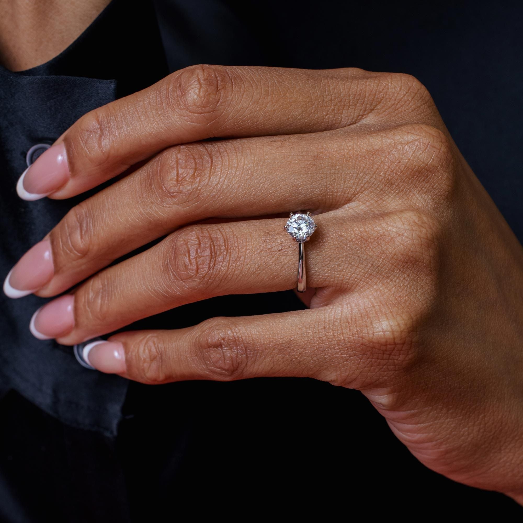 Anillo de Compromiso con Moissanita para Mujer en Plata 925 – 1 quilate