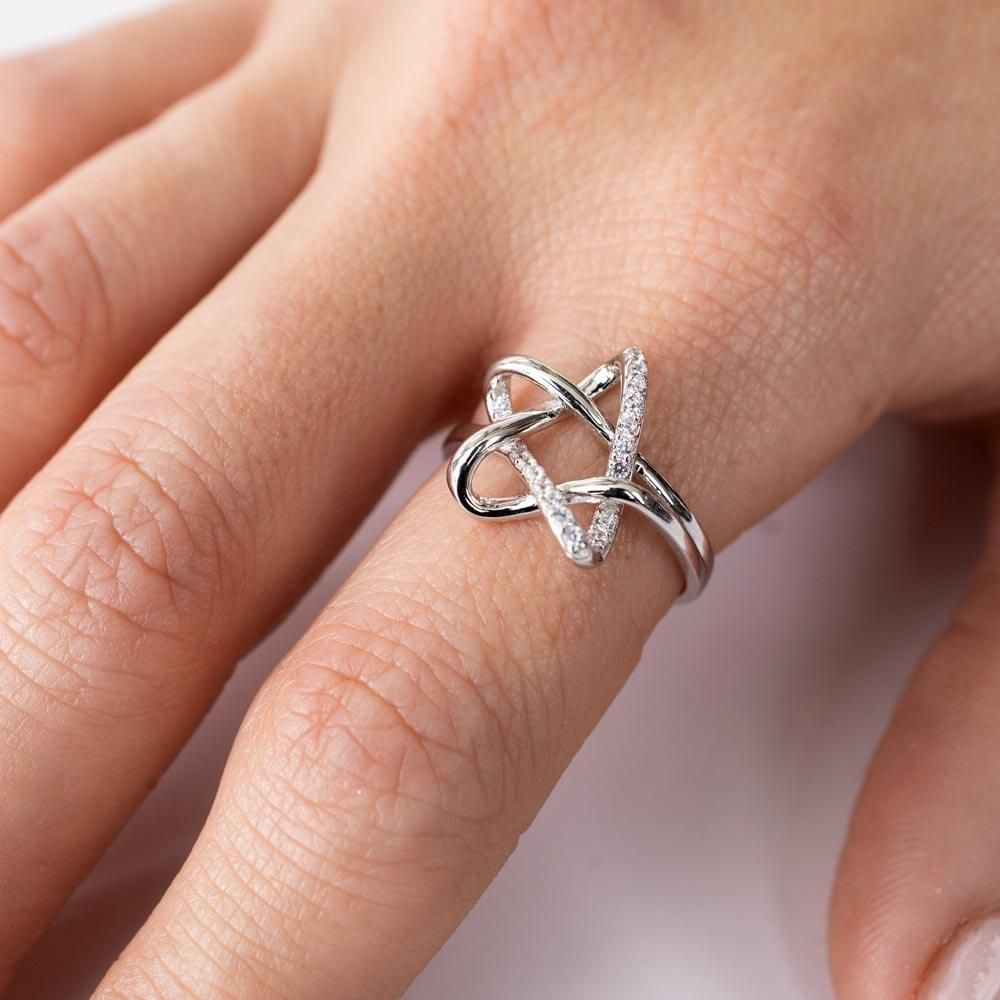 Anillo Estrella Entrelazada en Plata 925 – Brillo celestial