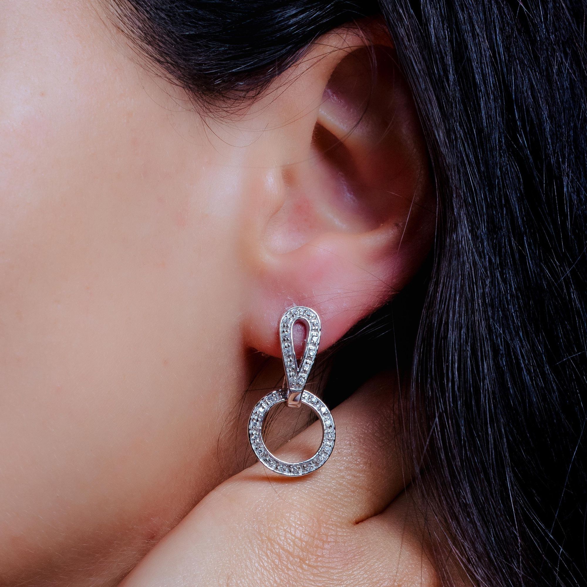 Aretes Círculos Móviles con Circonita en Plata 925 – Brillo en movimiento