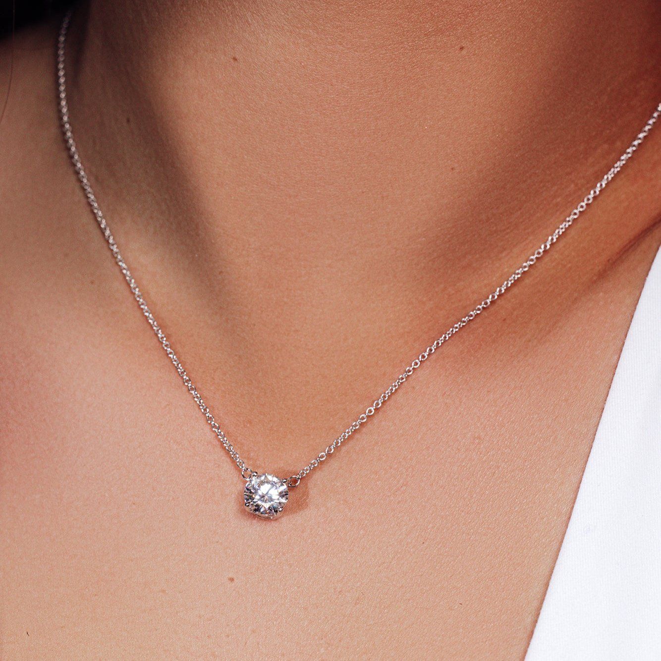 Collar Solitario de Moissanita en Plata 925 – Elegancia de lujo