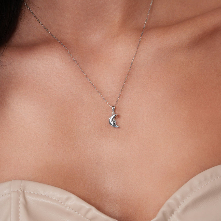 Collar Luna Lisa en Plata 925 – Diseño minimalista