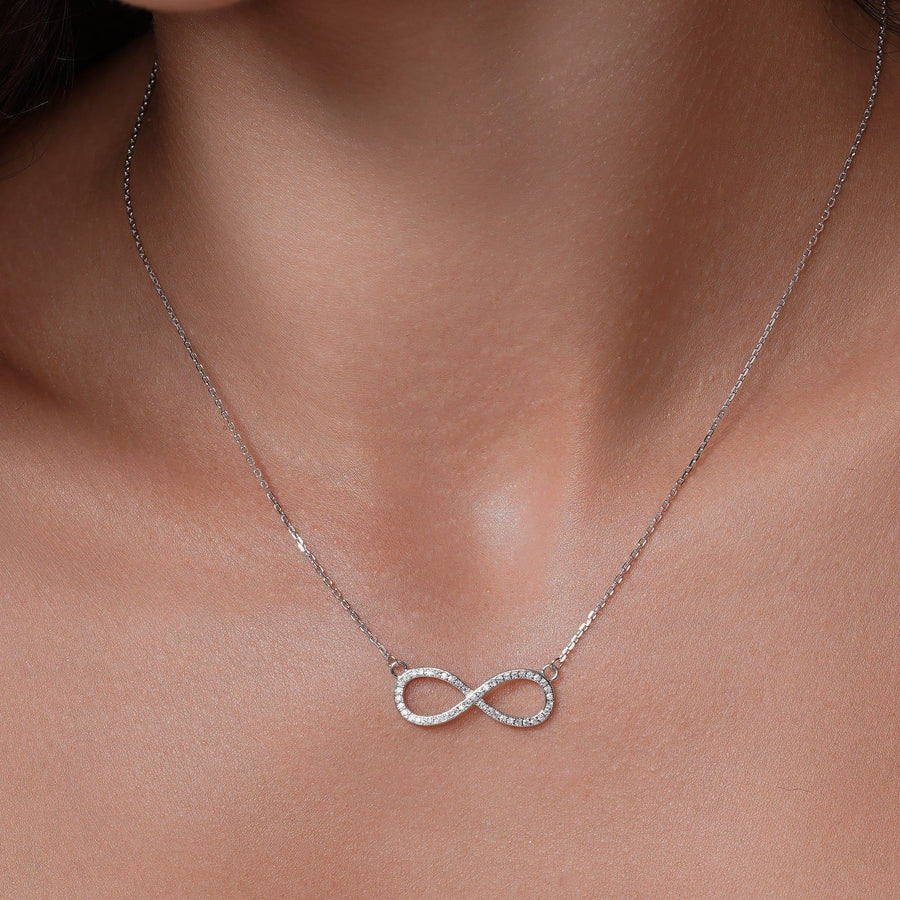 Collar Infinito con Moissanita en Plata 925 – Elegancia y alegría