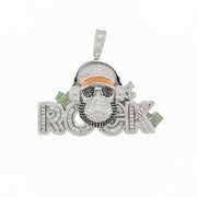 Dije Mono Hip Hop con Circonitas Verdes en Plata 925 – Estilo audaz