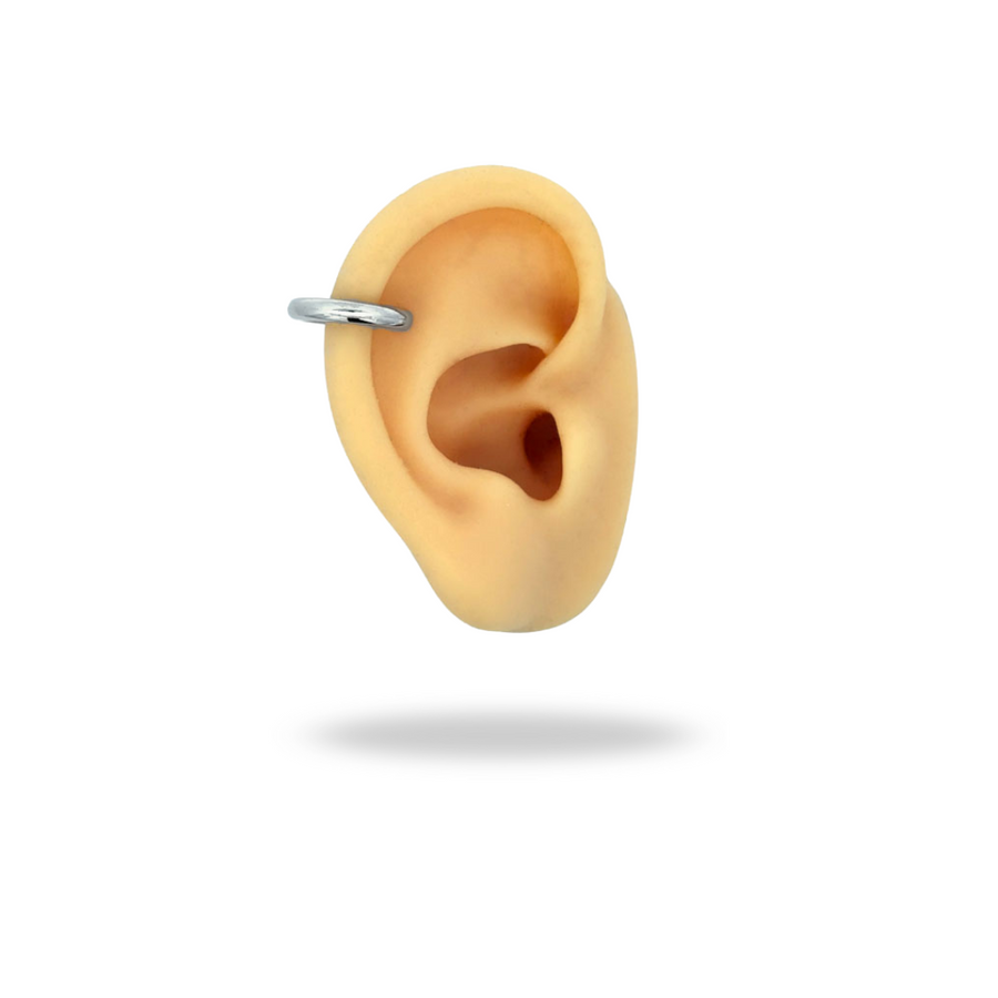 Ear Cuff Dorado Minimal – Menos es más