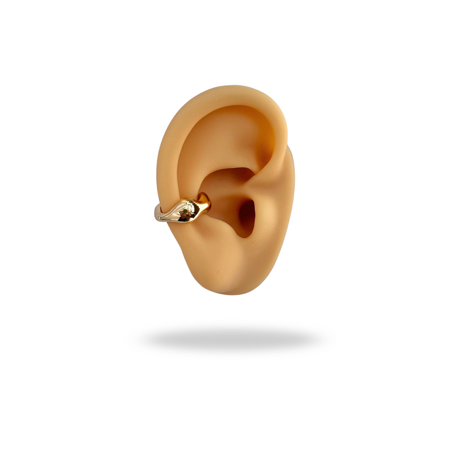 Ear Cuff Dorado Orgánico – Un diseño libre que abraza tu estilo