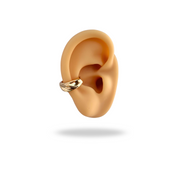 Ear Cuff Dorado con Relieve – Un toque de carácter sin perforaciones