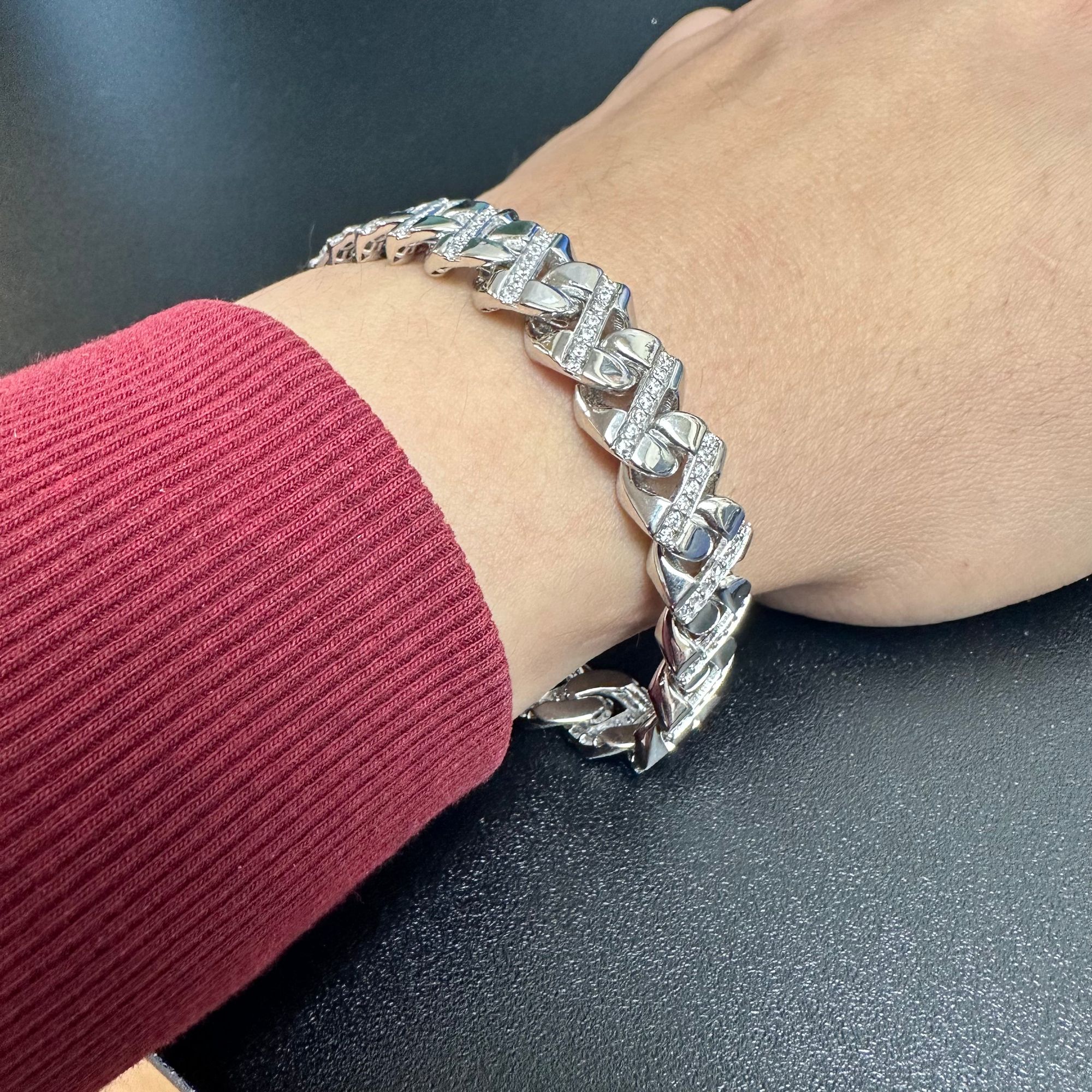 Pulsera Cubana Incrustada con Zirconias en Plata 925 – Estilo audaz